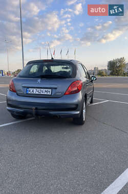 Хэтчбек Peugeot 207 2008 в 