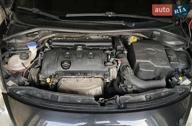 Хетчбек Peugeot 207 2009 в 