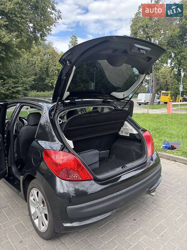 Хэтчбек Peugeot 207 2007 в Львове