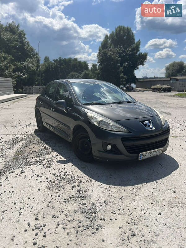 Peugeot 207 2010