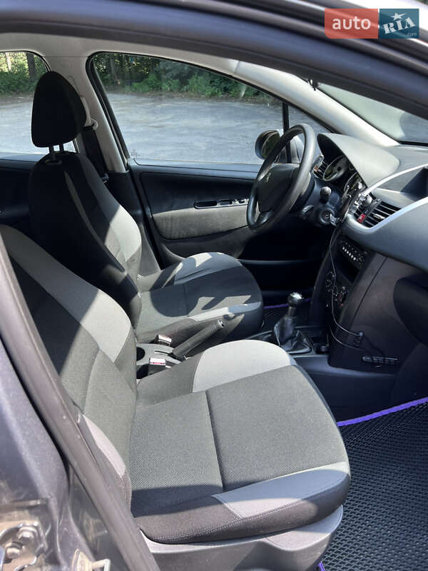 Хетчбек Peugeot 207 2009 в Вінниці