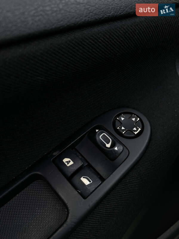 Хэтчбек Peugeot 207 2008 в Луцке