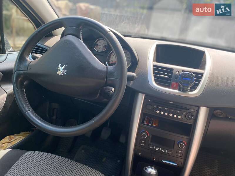 Універсал Peugeot 207 2009 в Товсте
