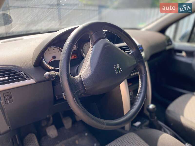 Універсал Peugeot 207 2009 в Товсте