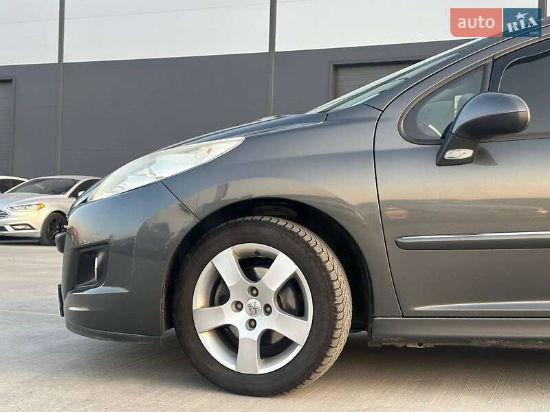 Универсал Peugeot 207 2010 в Львове