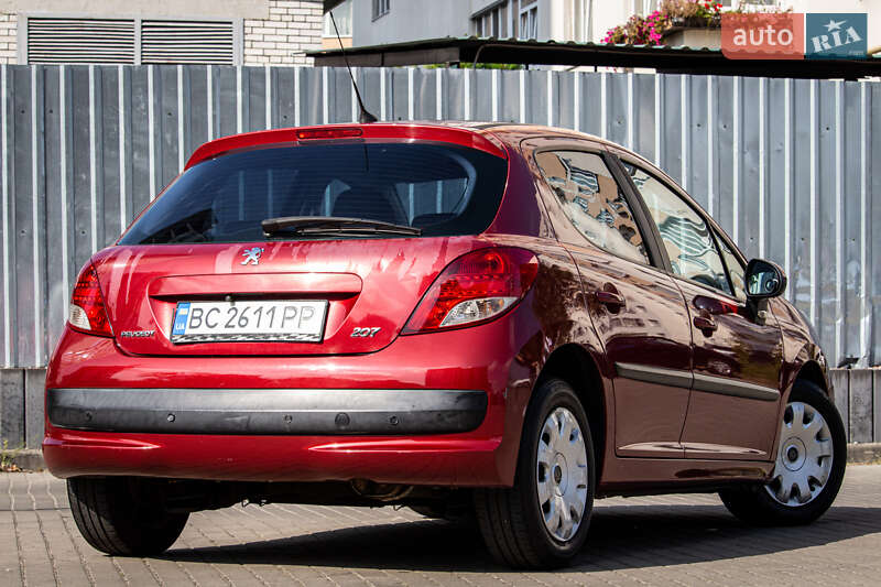 Хэтчбек Peugeot 207 2010 в Львове