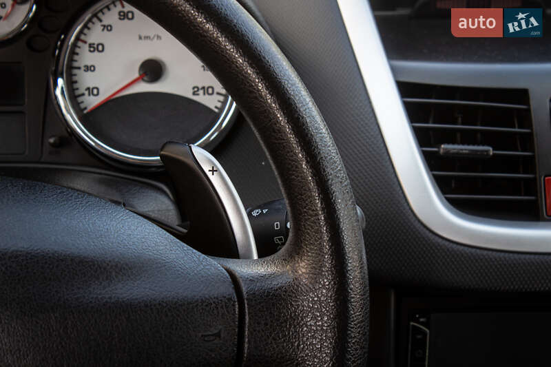 Хэтчбек Peugeot 207 2010 в Львове