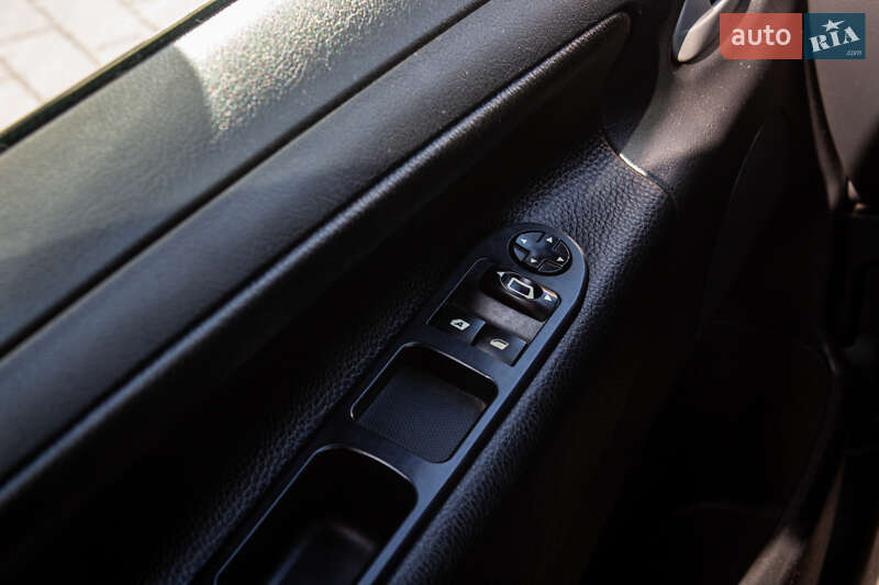 Хэтчбек Peugeot 207 2010 в Львове