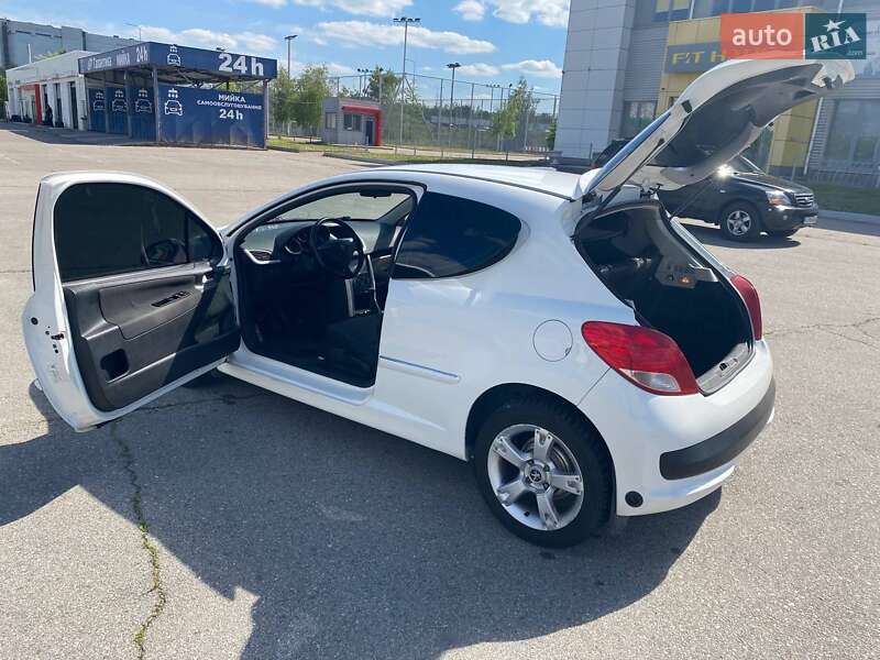 Peugeot 207 2012