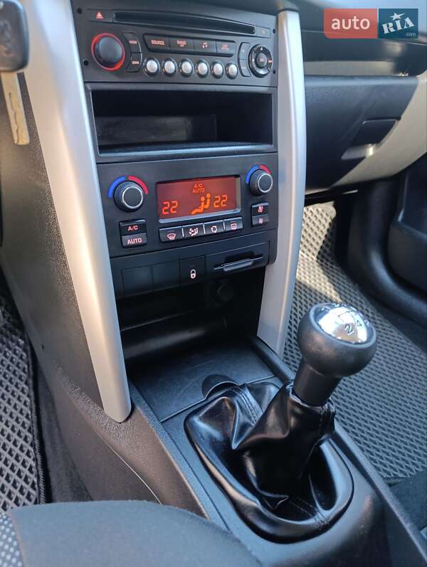 Хэтчбек Peugeot 207 2011 в Кривом Роге фото 26 Хэтчбек Peugeot 207 2011 в Кривом Роге