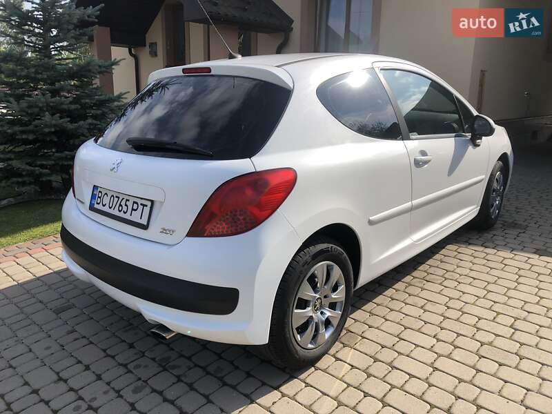 Хетчбек Peugeot 207 2007 в Стрию
