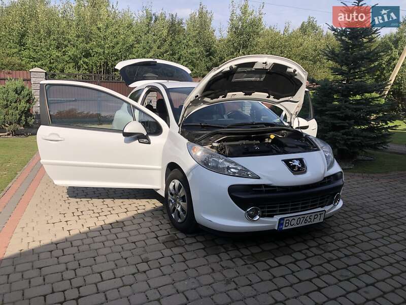 Хетчбек Peugeot 207 2007 в Стрию