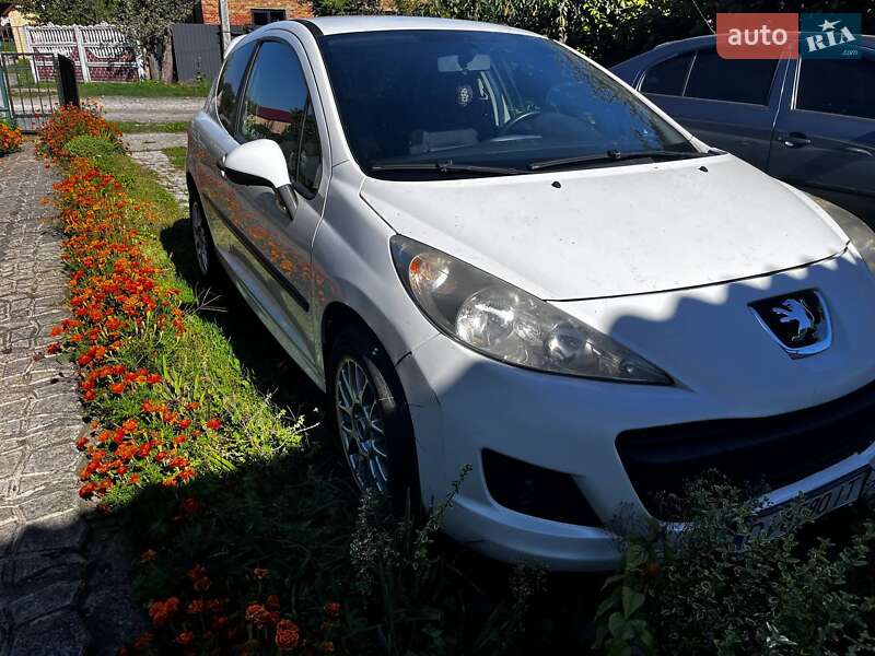 Хетчбек Peugeot 207 2010 в Львові