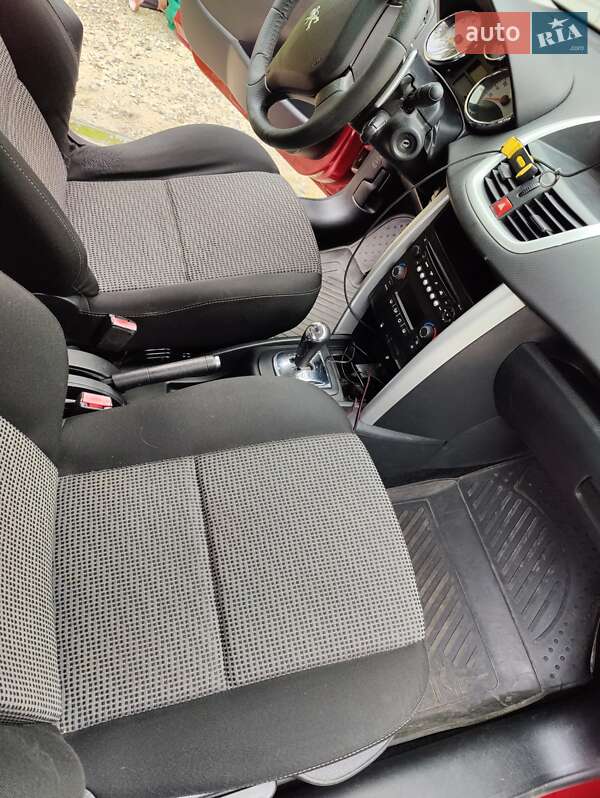 Хэтчбек Peugeot 207 2010 в Луцке