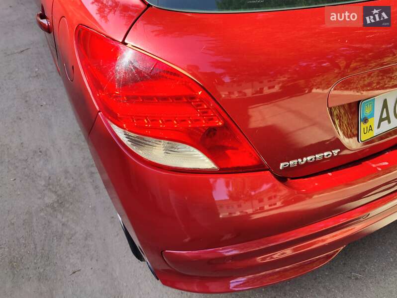 Хэтчбек Peugeot 207 2010 в Луцке
