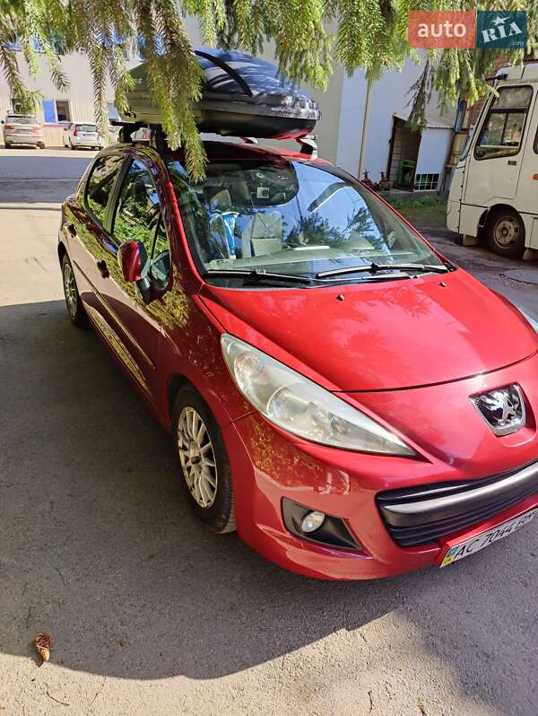 Хэтчбек Peugeot 207 2010 в Луцке