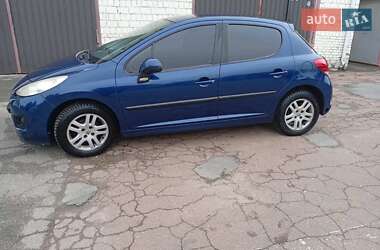 Хетчбек Peugeot 207 2010 в Києві
