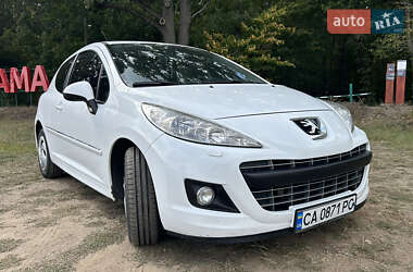 Хэтчбек Peugeot 207 2011 в Новоархангельске