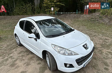Хетчбек Peugeot 207 2011 в 
