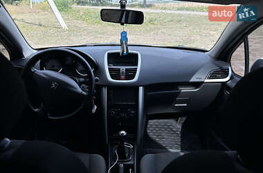 Хетчбек Peugeot 207 2011 в 