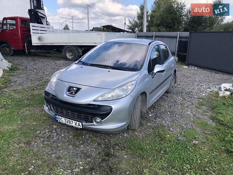Хэтчбек Peugeot 207 2008 в Львове