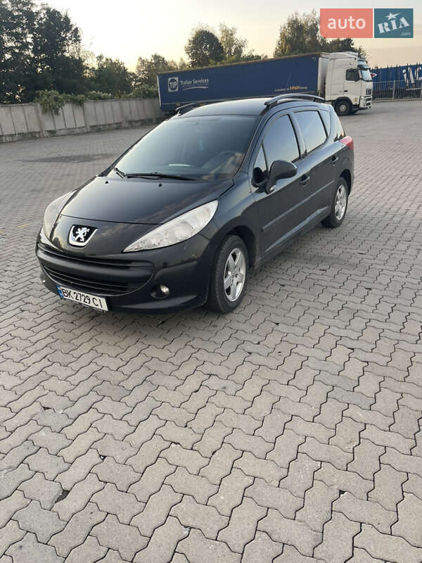 Универсал Peugeot 207 2008 в  фото Универсал Peugeot 207 2008 в