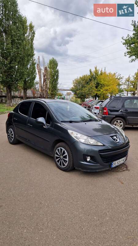 Хэтчбек Peugeot 207 2010 в Николаеве