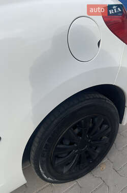 Хэтчбек Peugeot 207 2008 в 