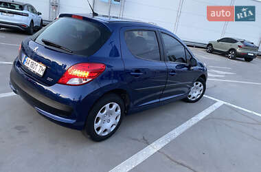 Хэтчбек Peugeot 207 2009 в 