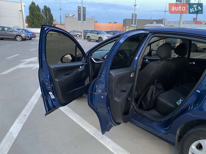 Хетчбек Peugeot 207 2009 в Києві