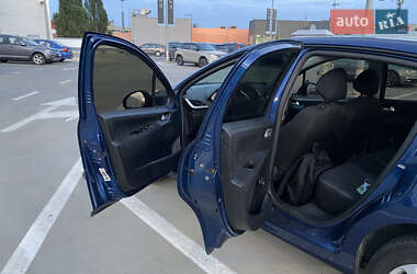 Хэтчбек Peugeot 207 2009 в 