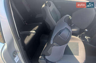 Хэтчбек Peugeot 207 2009 в 