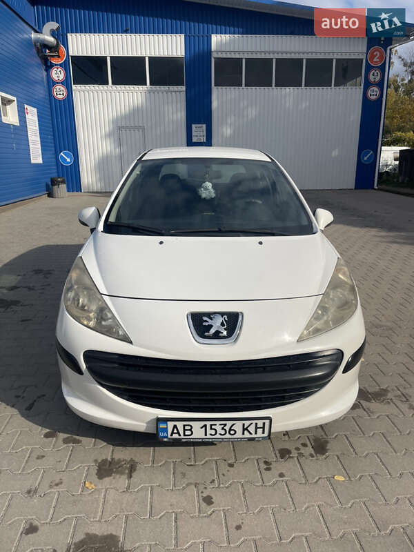 Хэтчбек Peugeot 207 2008 в 