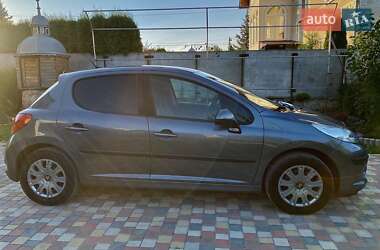 Хэтчбек Peugeot 207 2009 в Копычинце