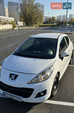 Хэтчбек Peugeot 207 2011 в Киеве
