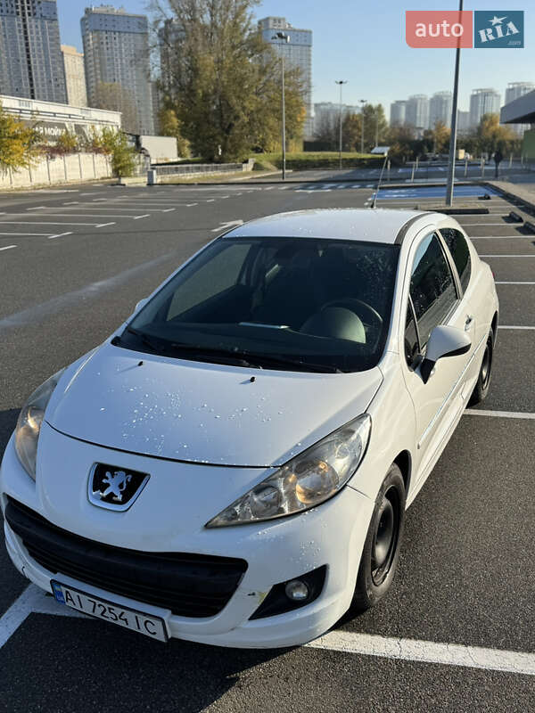 Peugeot 207 2011