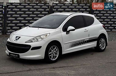 Хэтчбек Peugeot 207 2011 в Киеве