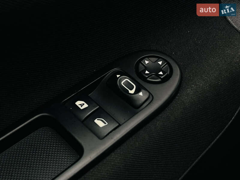 Хетчбек Peugeot 207 2012 в Харкові