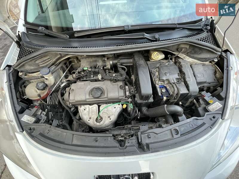 Хэтчбек Peugeot 207 2012 в Киеве фото 13 Хэтчбек Peugeot 207 2012 в Киеве