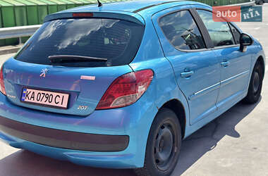 Хэтчбек Peugeot 207 2011 в Киеве