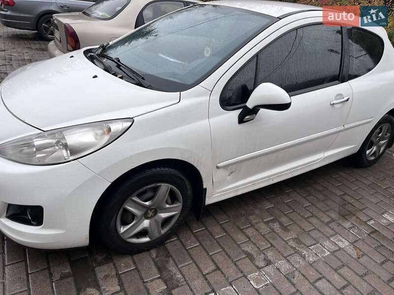 Хэтчбек Peugeot 207 2012 в Сумах