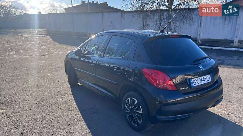 Хетчбек Peugeot 207 2009 в Волочиську