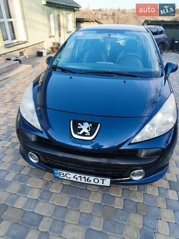 Хэтчбек Peugeot 207 2008 в Самборе