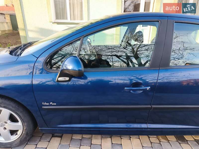 Хэтчбек Peugeot 207 2008 в Самборе