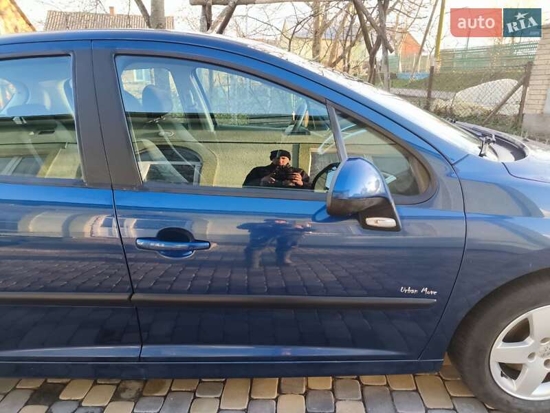 Хэтчбек Peugeot 207 2008 в Самборе