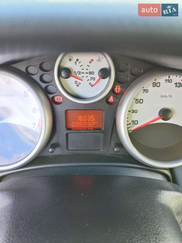 Хэтчбек Peugeot 207 2008 в Самборе