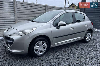 Хэтчбек Peugeot 207 2009 в Гоще