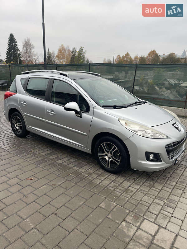Peugeot 207 2011
