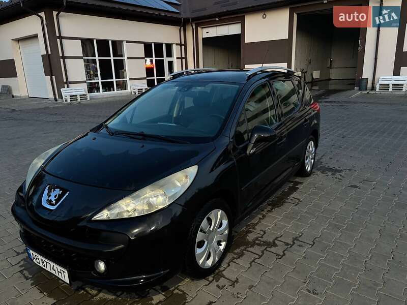 Хэтчбек Peugeot 207 2008 в Могилев-Подольске