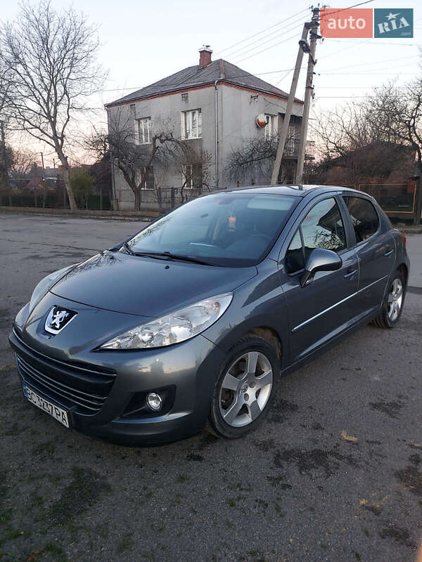 Хэтчбек Peugeot 207 2010 в Ходорове